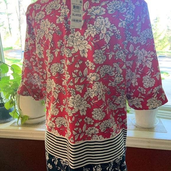 Woman’s Top Bundle Lot of 4 - Picture 4 of 10